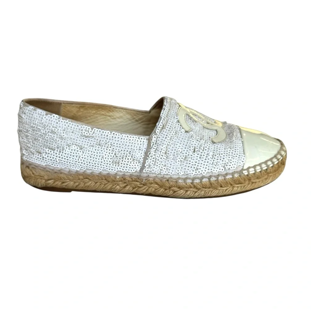 CHANEL White Interlocking CC Patent Sequins Espadrille